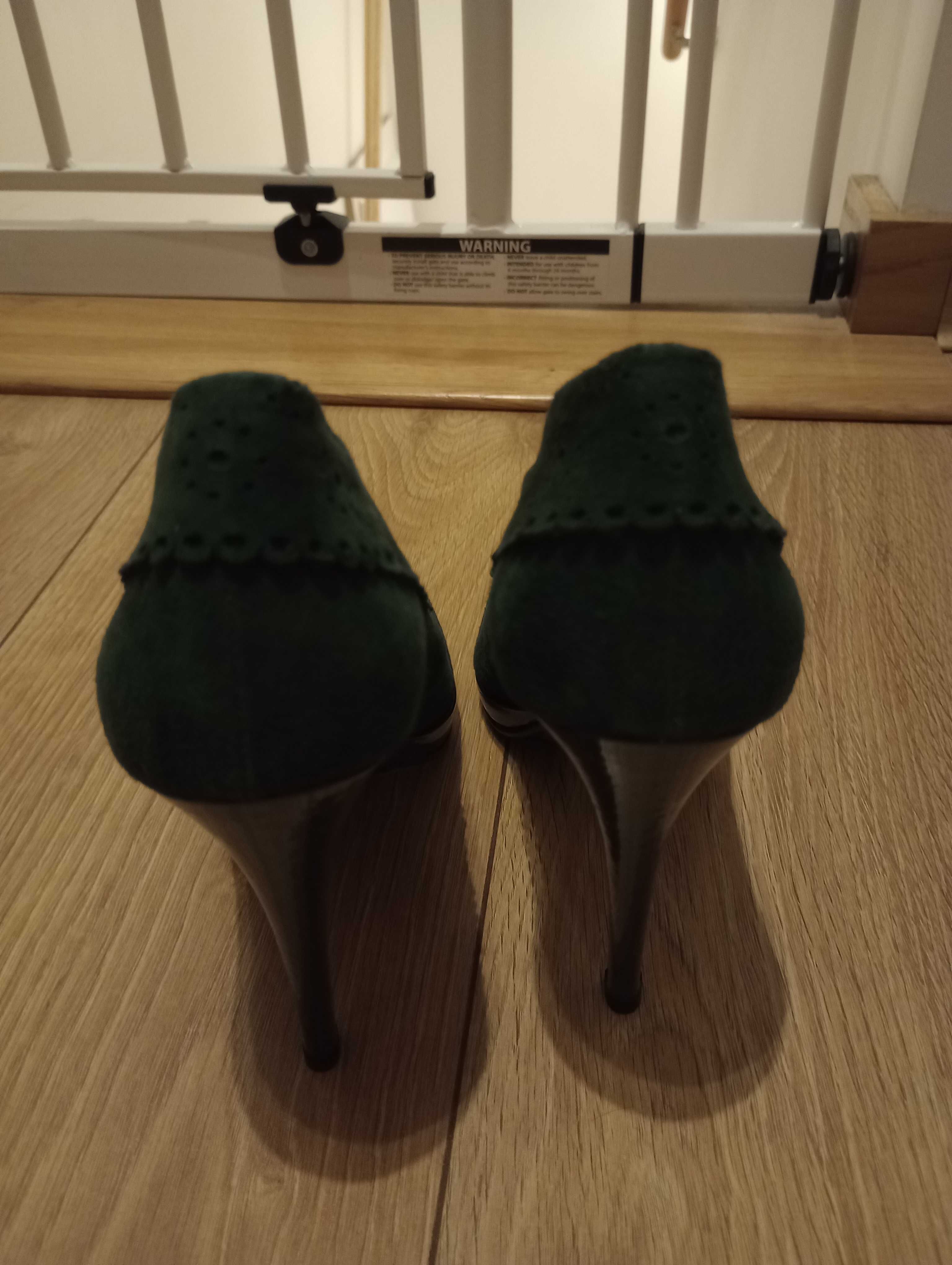 Szpilki butelkowa zieleń. Nowe