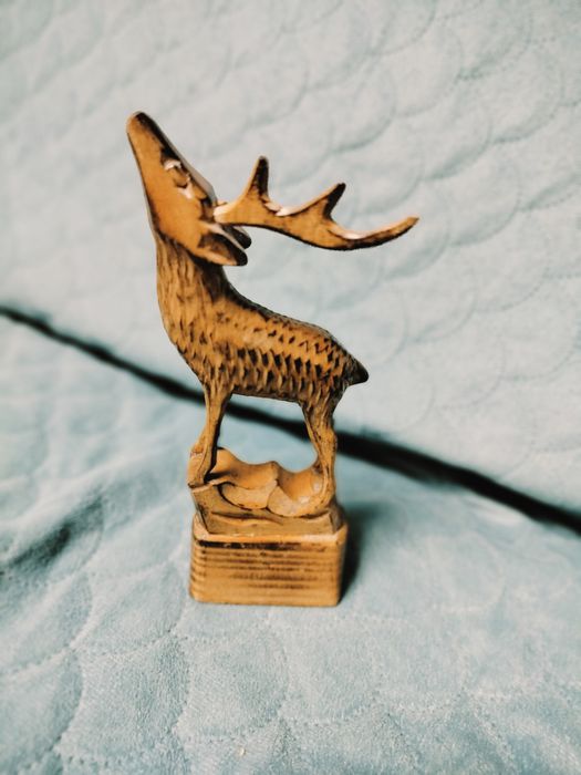 Figurka drewniana jeleń