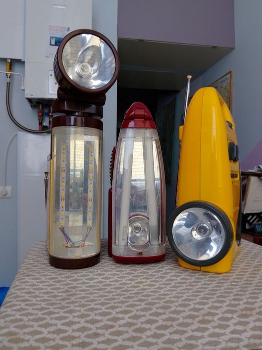 Радіо - Ліхтар. НОВИЙ акумулятор.!  Все працює.!  Купіть своїм батькам