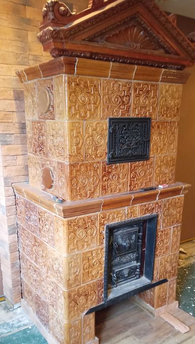 Piec kaflowy zabytkowy