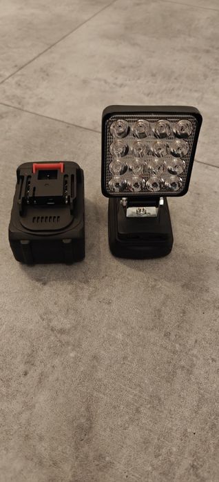 Lampka roboczą LED z akumulatorem