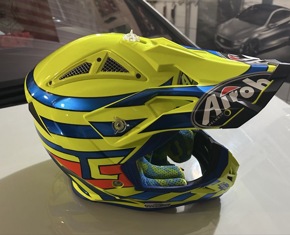 Продам мото шлем Airоh Aviator