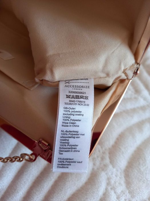 accessorize сумка на ланцюжку клатч золота 25х15 см