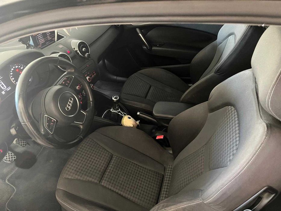 Audi A1 1.6 TDI (2011) – Nacional – 180.000 km