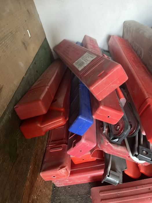 Треугольник аварийный трикутник якісний німецький бу в футлярі