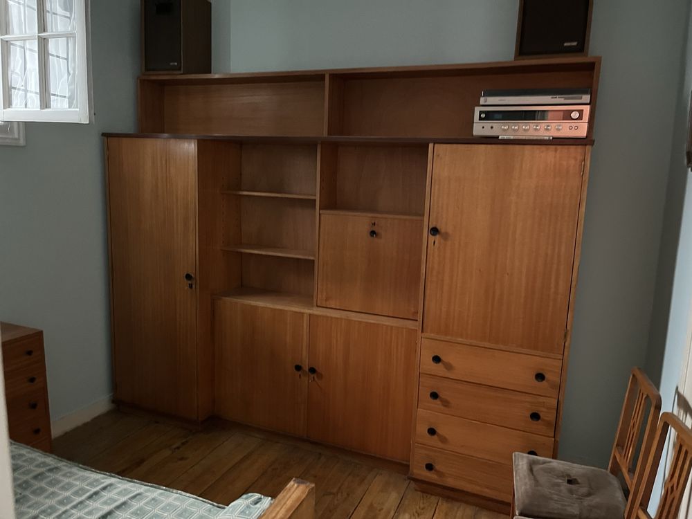 Cama solteiro + Roupeiro + secretaria
