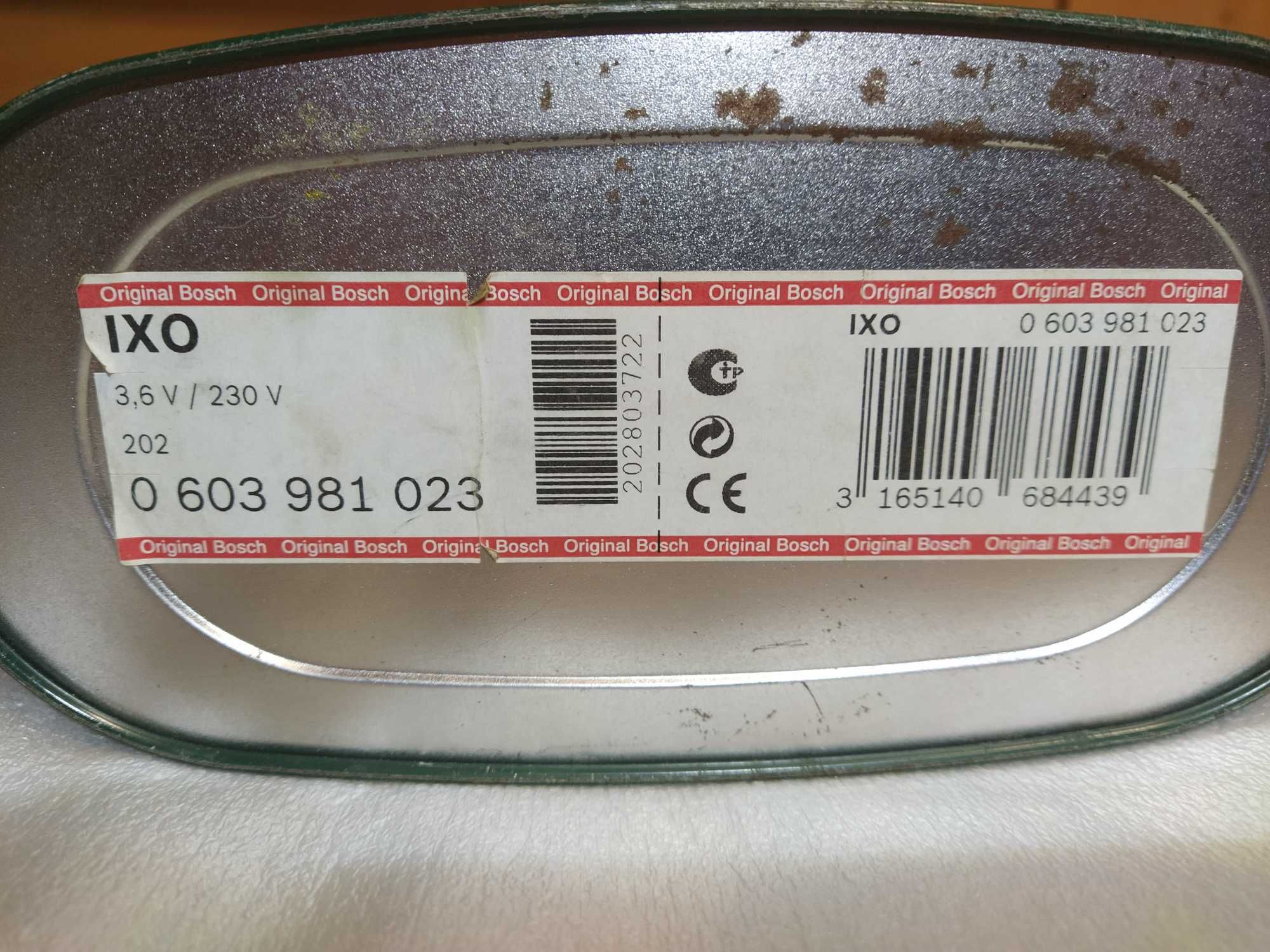 Аккумуляторный шуруповерт  BOSCH IXO