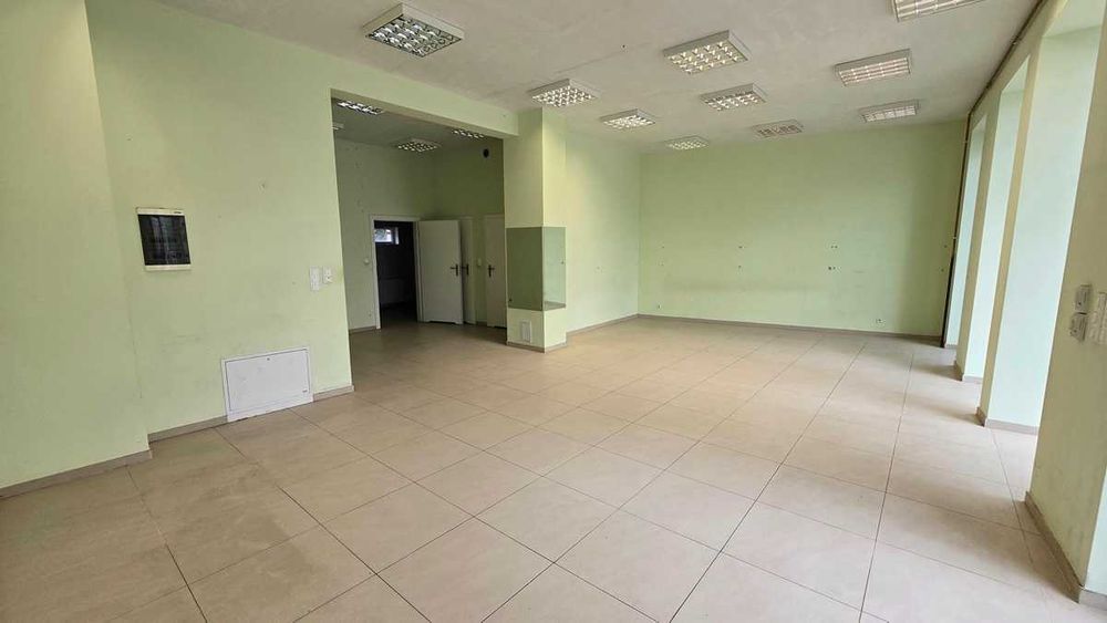 Lokal handlowo - usługowy na parterze, Centrum (nowe budownictwo)