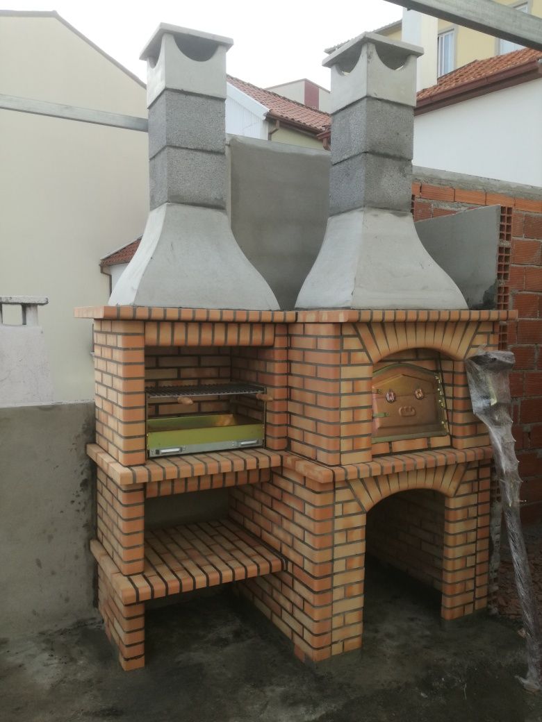 Churrasqueira e forno de lenha