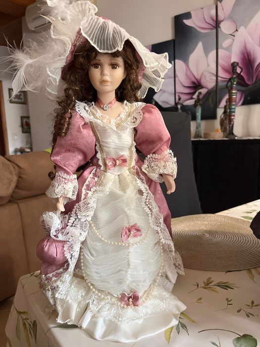 Boneca de porcelana