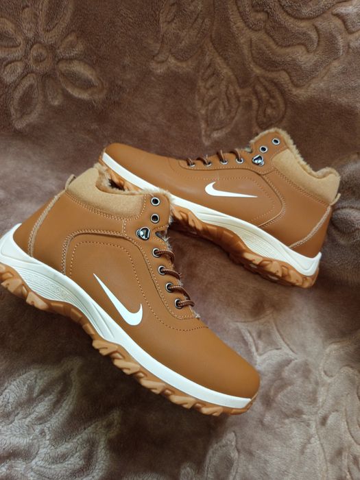 Nowe zimowe buty męskie
