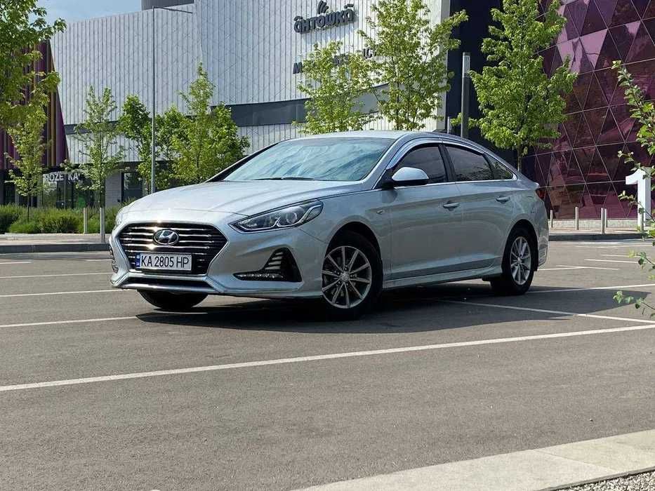 Потижнева та довгострокова оренда Hyundai Sonata