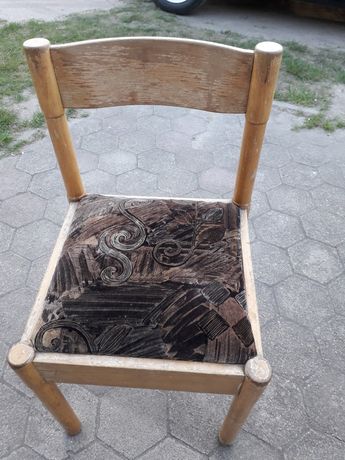 Stabilne krzesła do renowacji