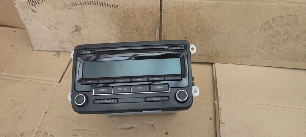 VW CADDY III LIFT 10-15r. RADIO FABRYCZNE CD  KOD