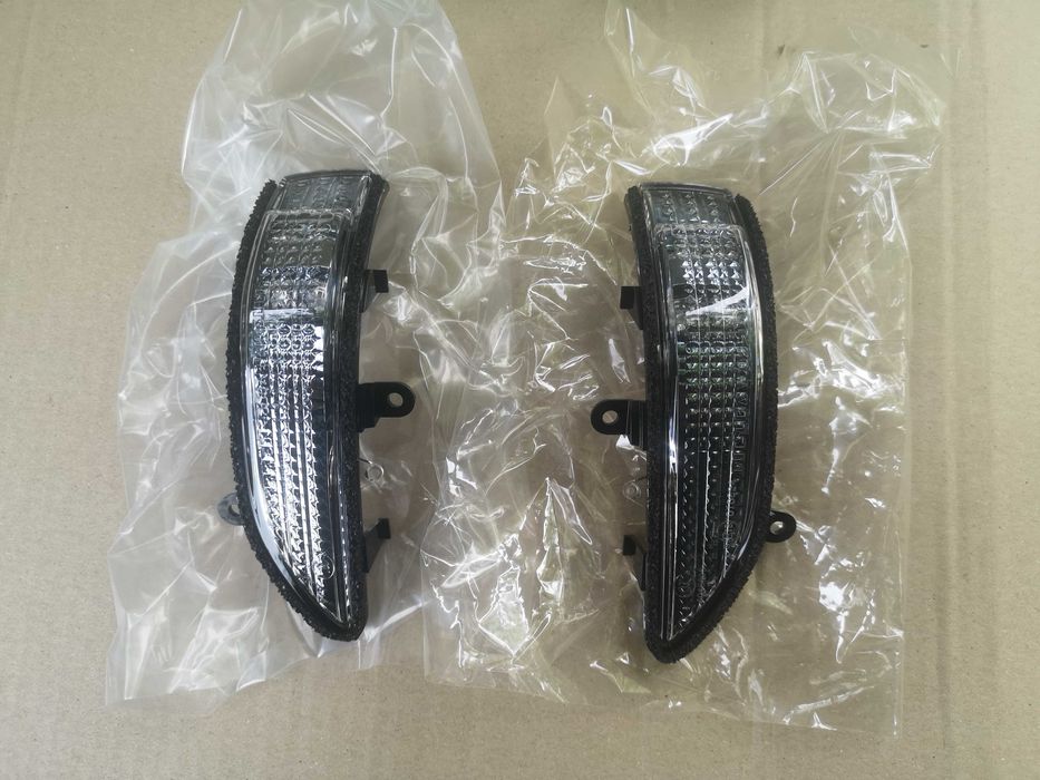 Повторювач покажчика повороту Subaru Legacy Tribecca Outback Impreza