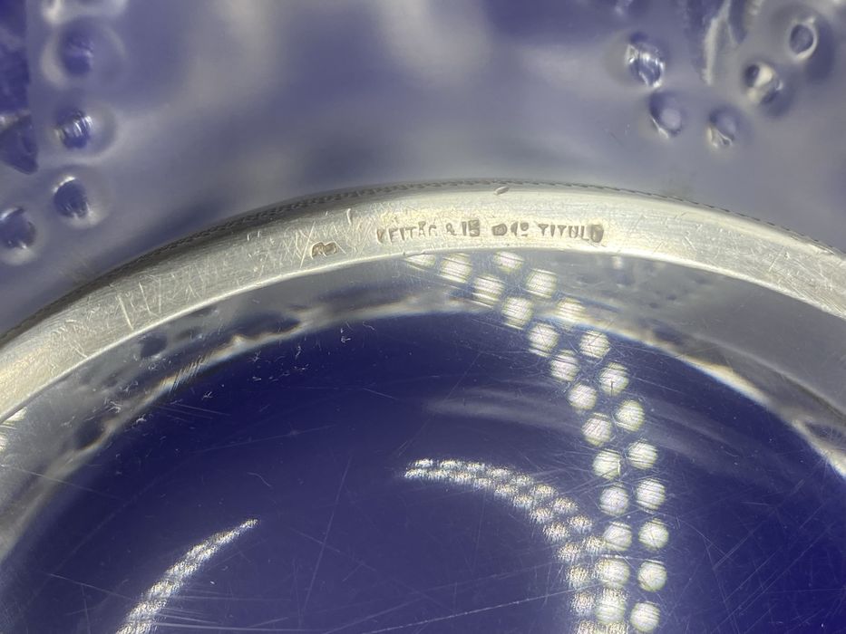 Tigela polvo em cristal Lalique com aro em prata