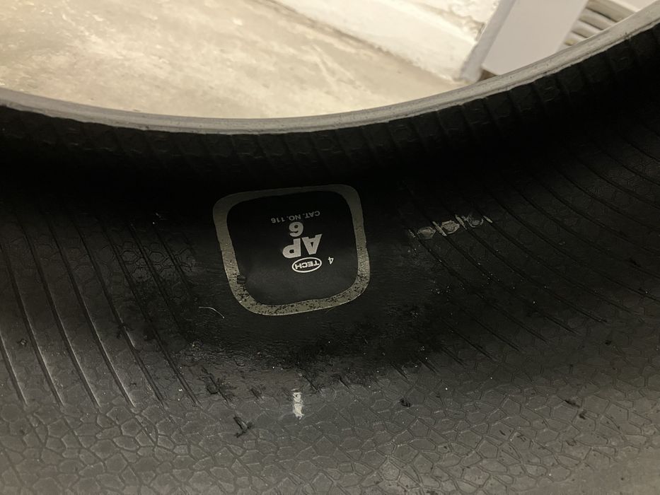 Continental Premium Contact 6 235/45 r18 2023 łatka