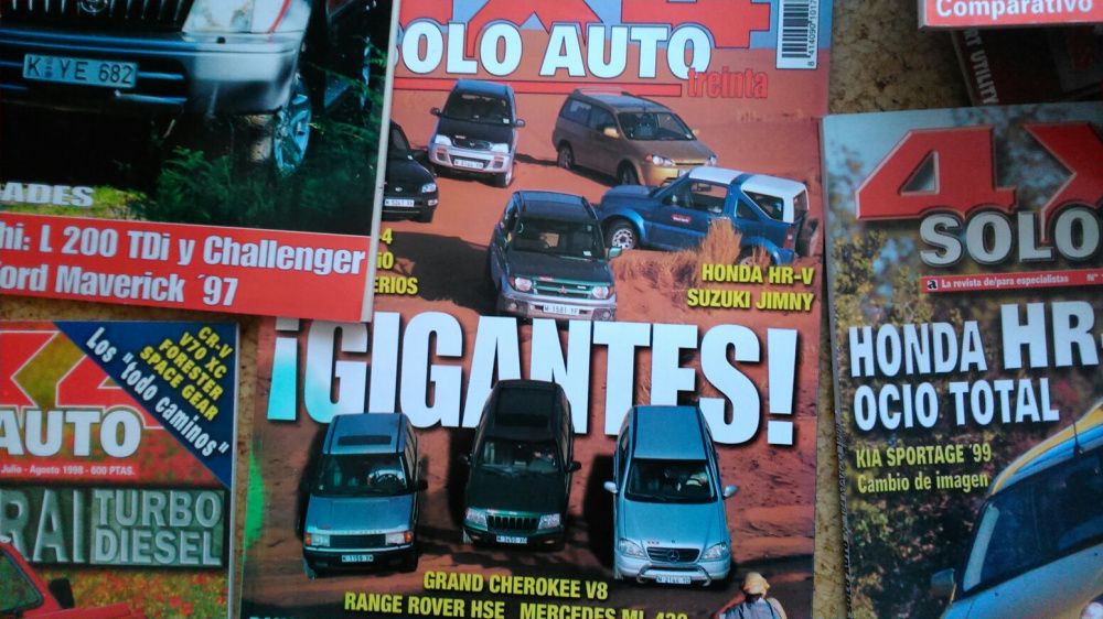 Revistas Todo Terreno e Automoveis.