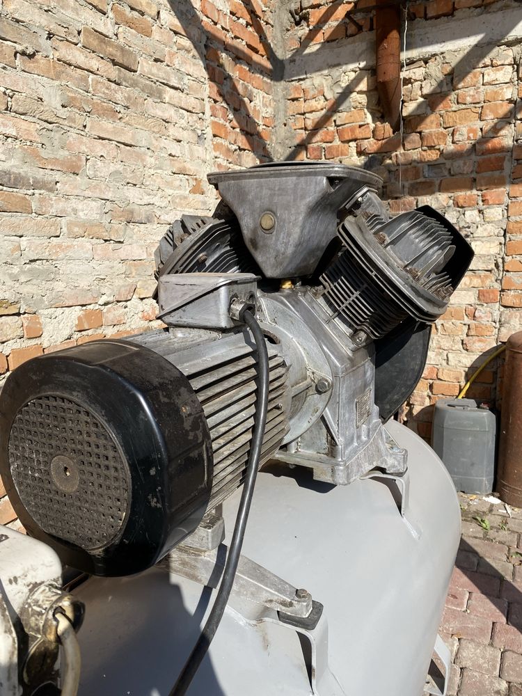 Продам потужний промислови Компресор Atlas Copco LT9 UV 30 бар Бельгія