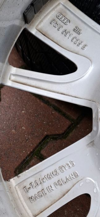 Koła Audi 16" 5x112 - felgi alluminiowe + opony zimowe Toyo 215/55 R16