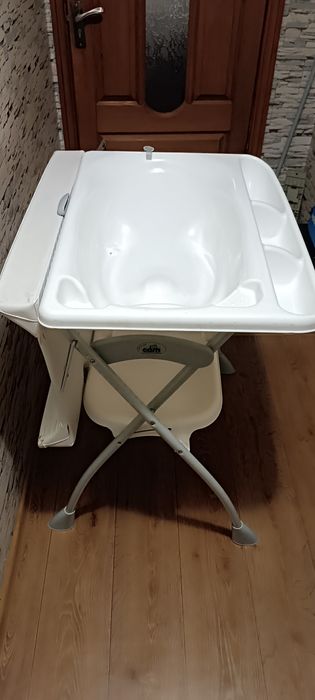 Продам пеленальный столик с ванночкой до года
