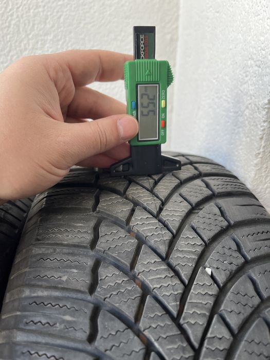 Brigestone blizzak lm 005