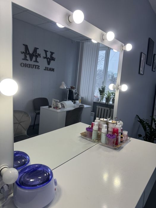 Продам стілець для бровиста. Новий