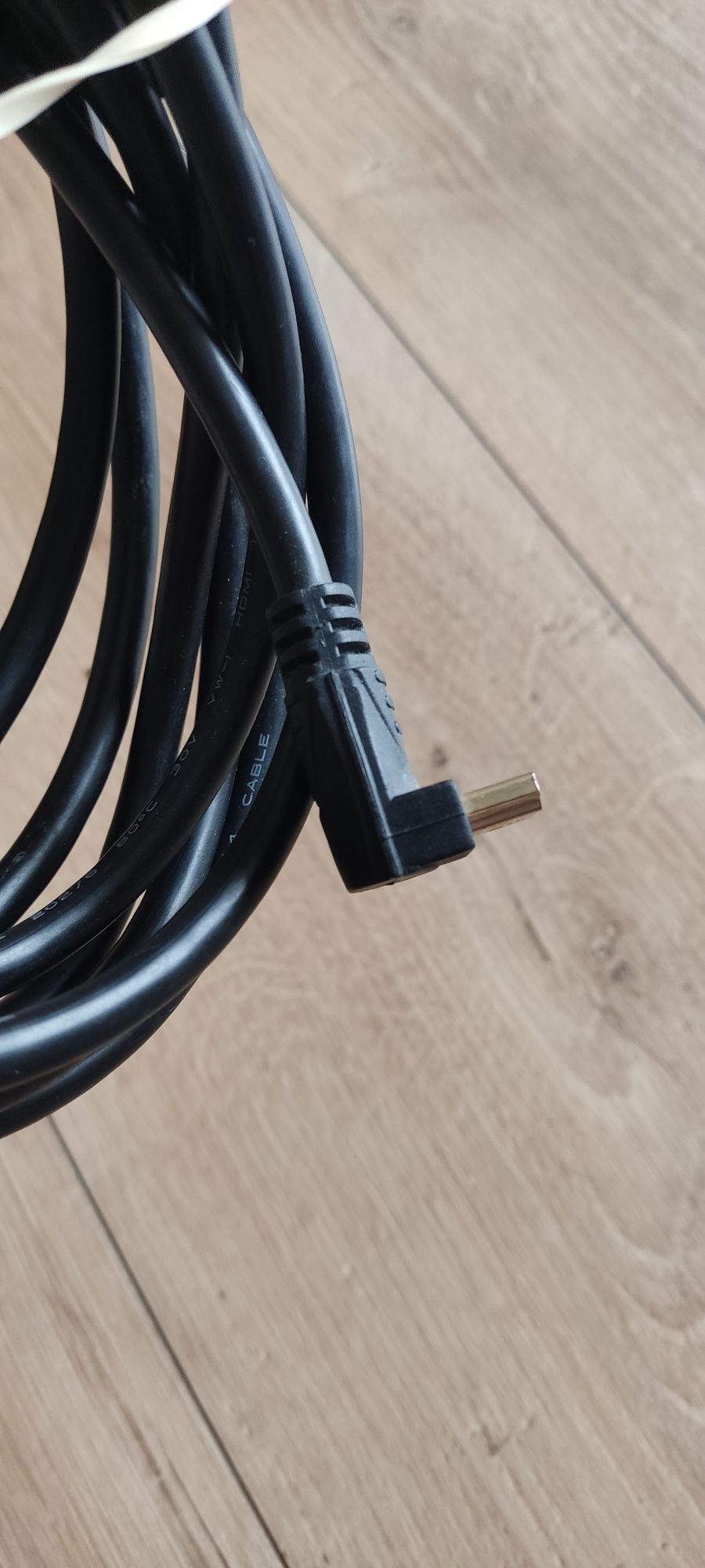 Kabel HDMI 1.4 z końcówką kątową (HDMI 90°), ok. 3 m – czarny