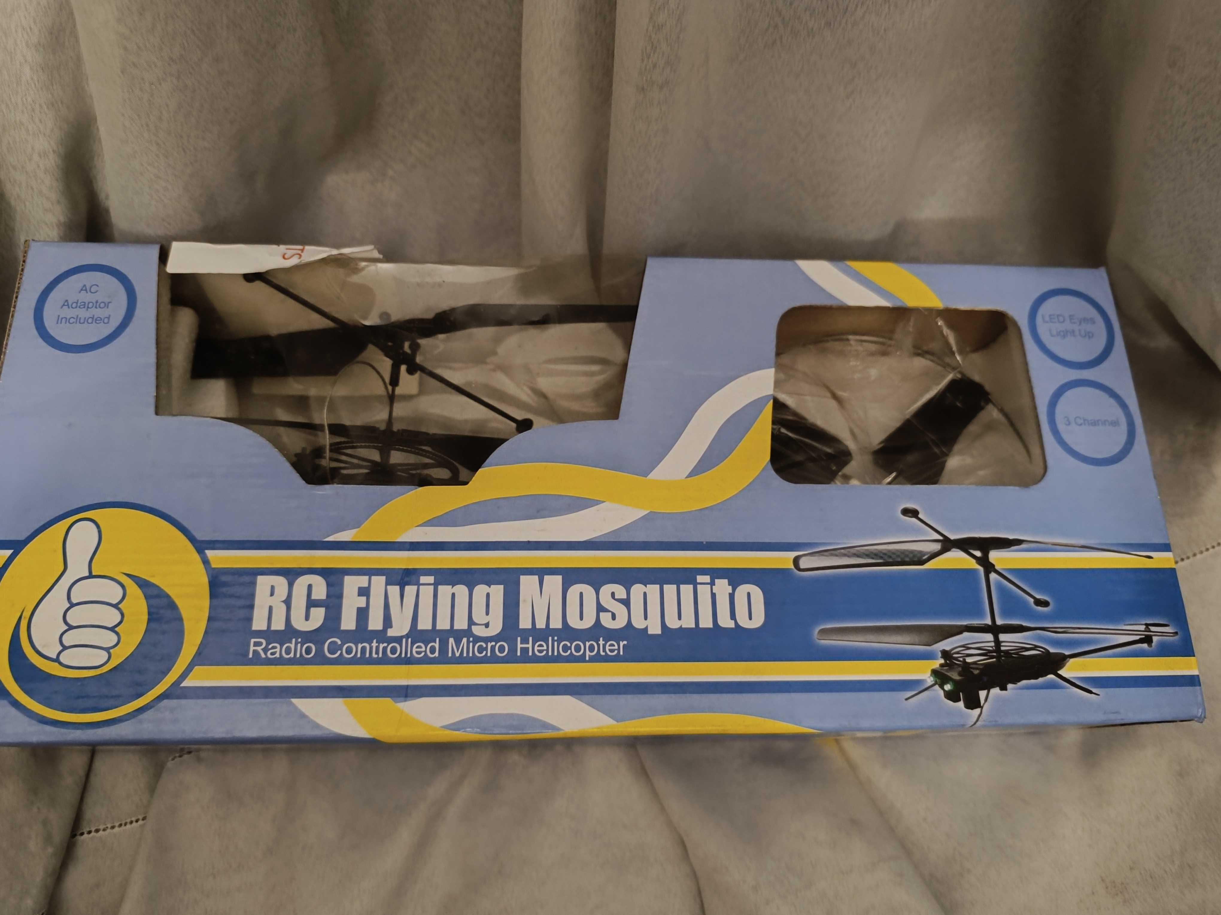 RC Flying Mosquito na caixa