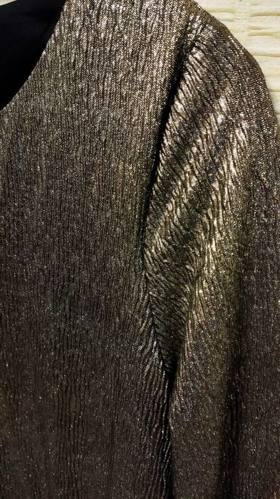 Нарядна золотиста блуза блузка на корпоратив