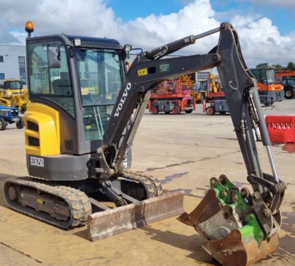 minikoparka VOLVO ECR 25 D 2021r  1100mth