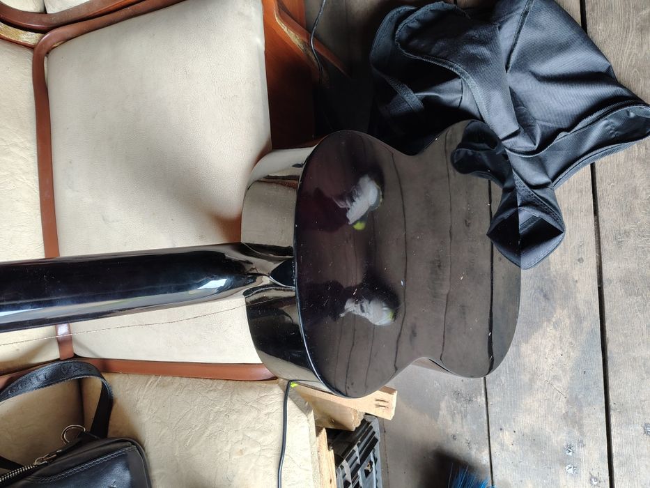 Продам гітару з Європи.