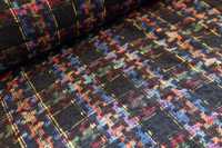 Kolorowa tkanina tweedowa w czarną pepitę