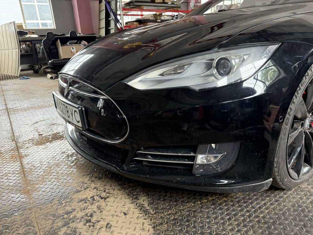 Бампер Tesla Model S до рест 2012-
