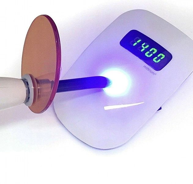 Lampa Polimeryzacyjna LED Dentystyczna - Utwardzanie Stomatologiczne