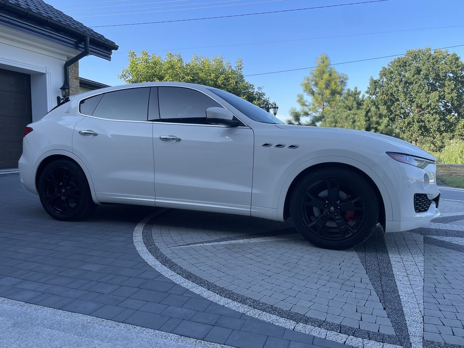 Auto do Ślubu Maserati Levante Dodge Challenger Audi S7