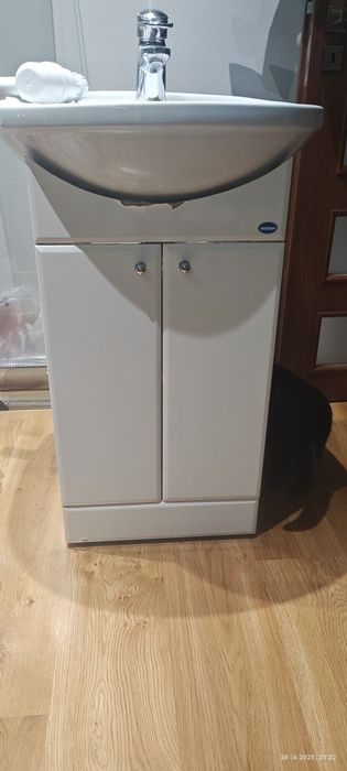 Umywalka z baterią kompletną plus syfon