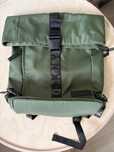 Plecak unisex DKNY militarny miejski zielony