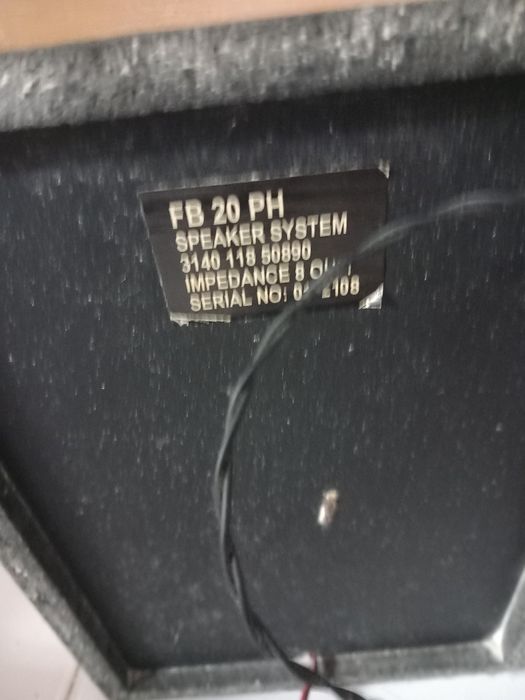 Aparelho de música Philips (avariado) + 2 colunas