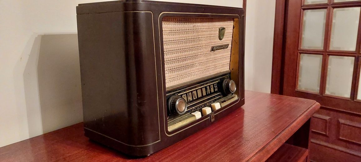 Radio Grundig  antigo