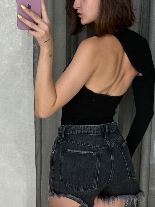 Боді асиметричного фасону H&M