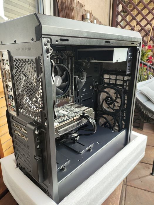 Komputer gamingowy + monitor 144Hz – świetny zestaw dla gracza!