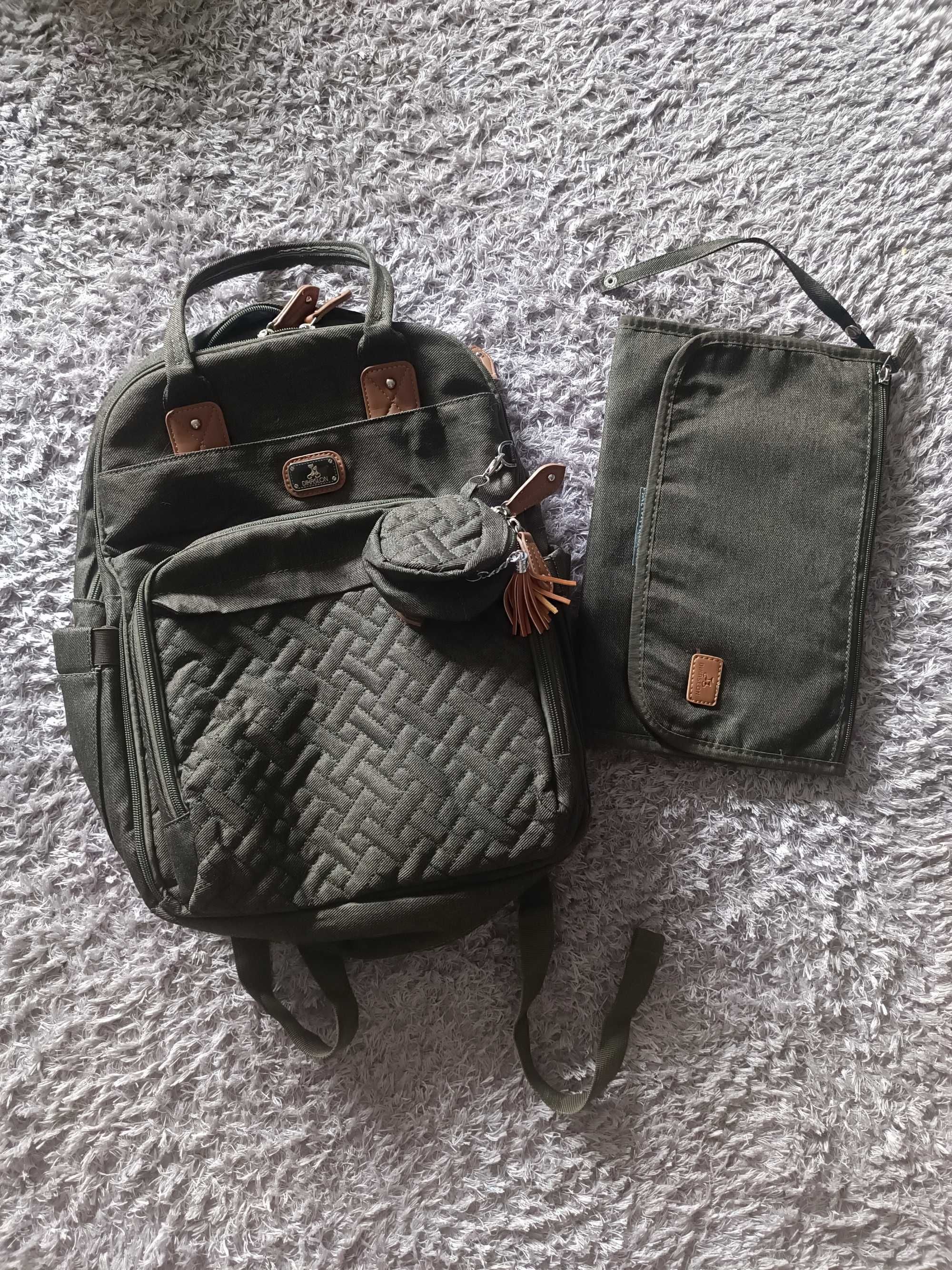 Mochila Maternidade c/ resguardo e porta-chupetas