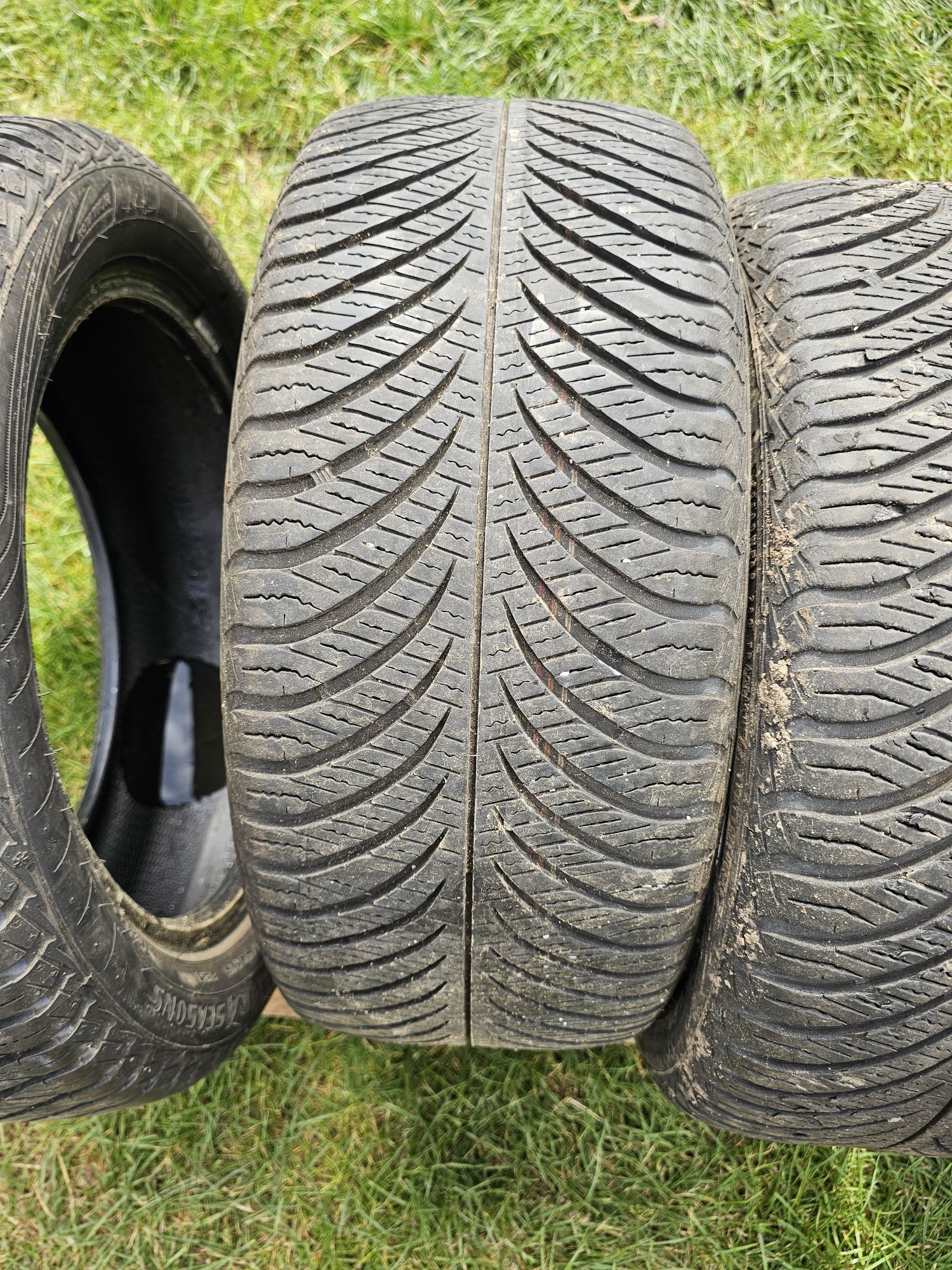 Opony wielosezonowe Goodyear 195/50R15