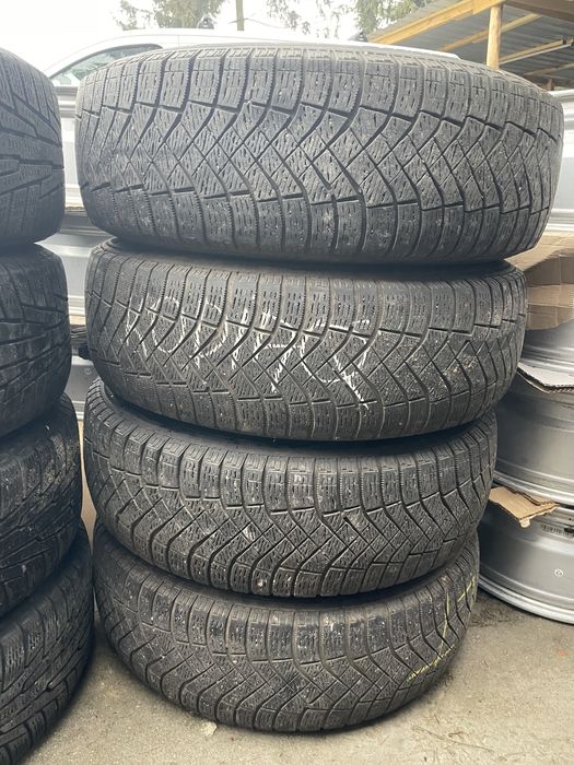 KOŁA KODIAQ 215 65 R17 4 szt , opony 4 szt . Zimowe