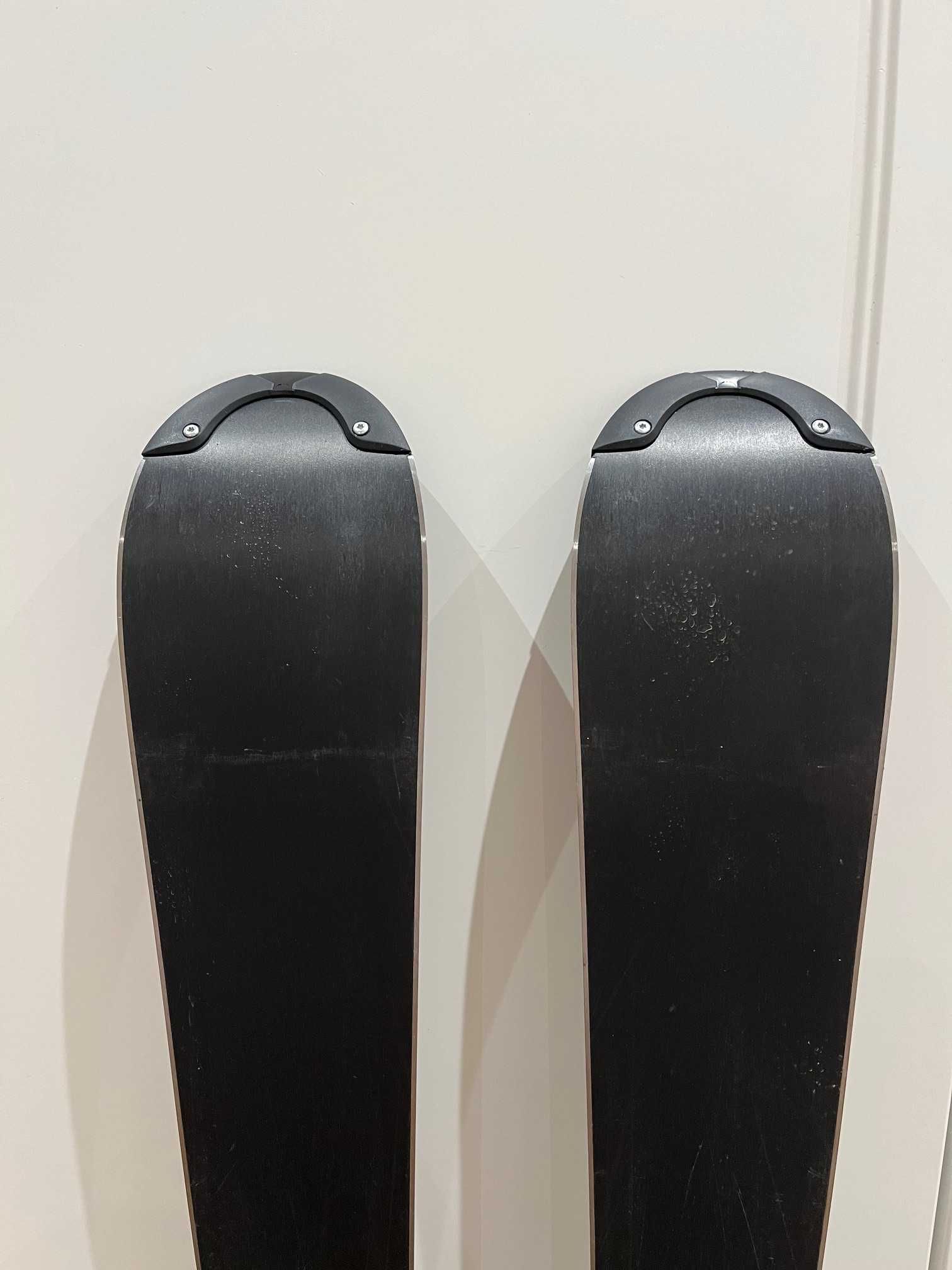 Nowe narty ROSSIGNOL Attraxion 162 CM z kijkami i pokrowcem na narty