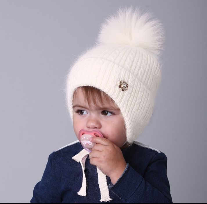 Зимова шапка для дівчаток на 1-2 роки