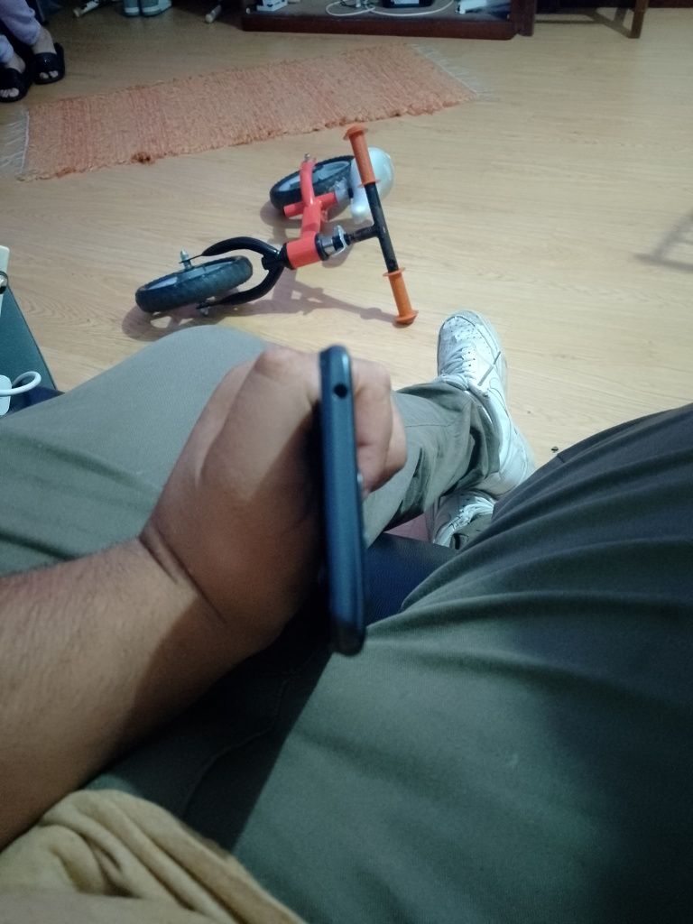 Vendo redmi 10c vendo pq já gastei muito dinheiro do que vou ganhar