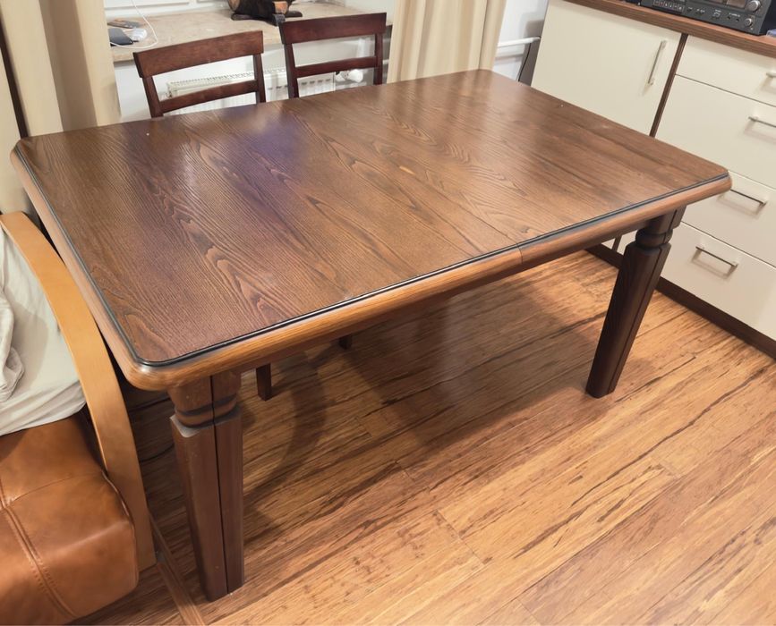 Dębowy stół rozkladany, lite drewno.