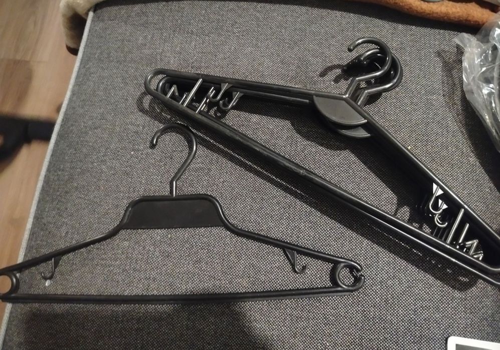 Wieszaki czarne 8szt